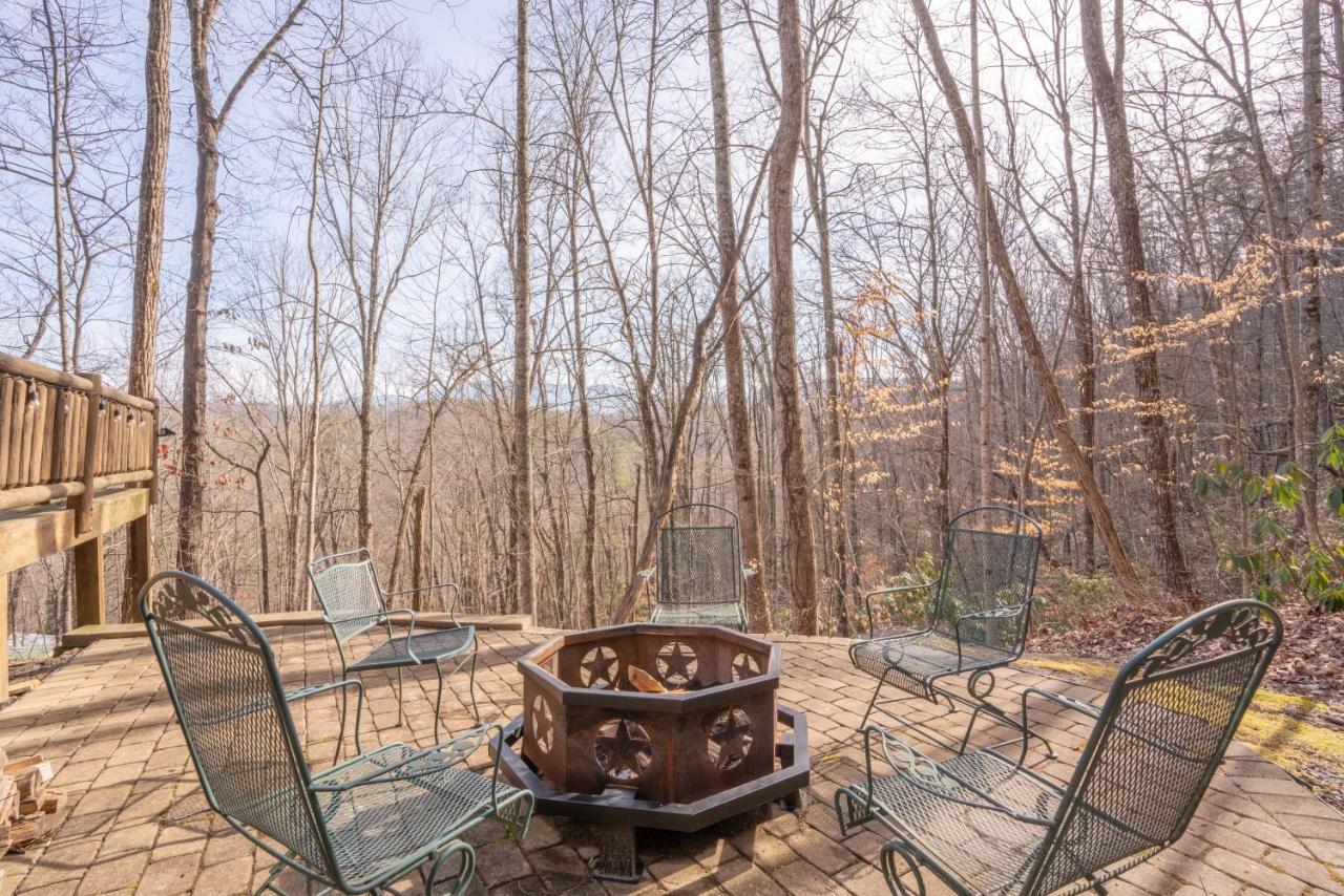 פיג'ן פורג' Moonshine Ridge Cabin With Hot Tub And Fire Pit מראה חיצוני תמונה