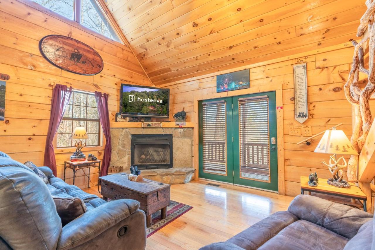 פיג'ן פורג' Moonshine Ridge Cabin With Hot Tub And Fire Pit מראה חיצוני תמונה