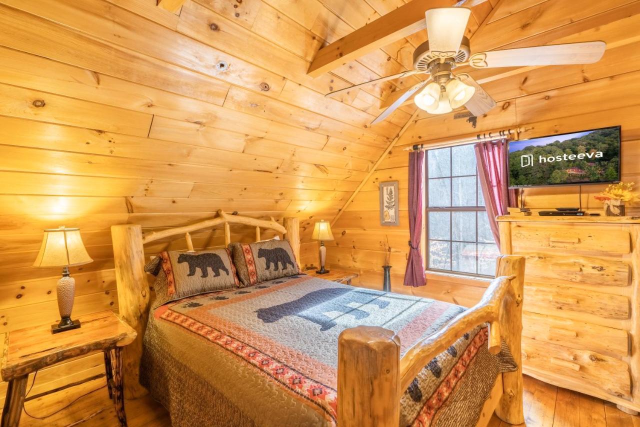 פיג'ן פורג' Moonshine Ridge Cabin With Hot Tub And Fire Pit מראה חיצוני תמונה