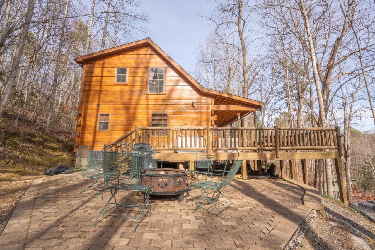 פיג'ן פורג' Moonshine Ridge Cabin With Hot Tub And Fire Pit מראה חיצוני תמונה
